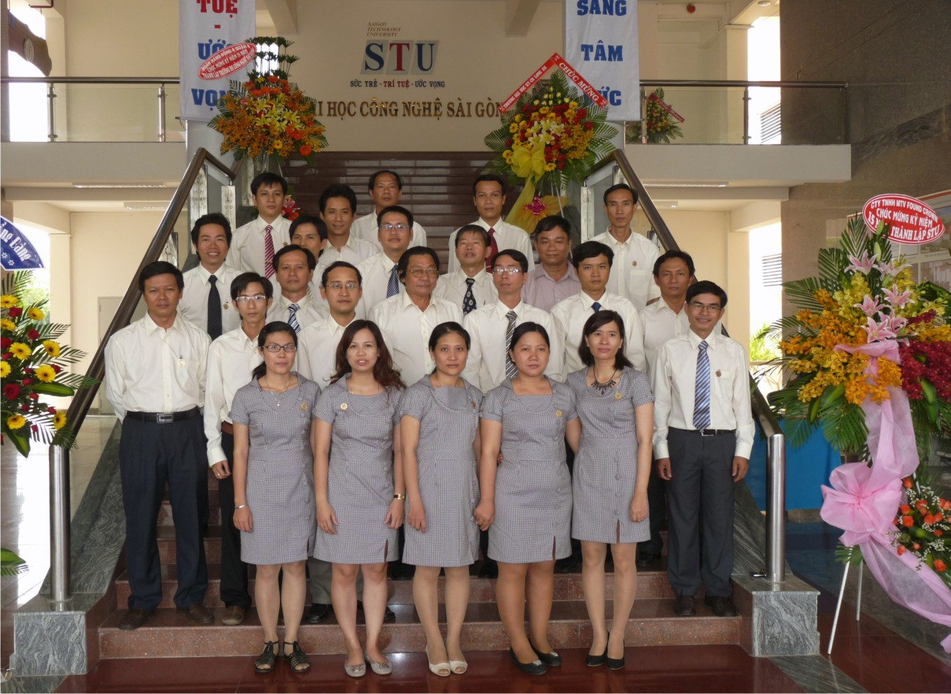 Nhân sự & Giảng viên