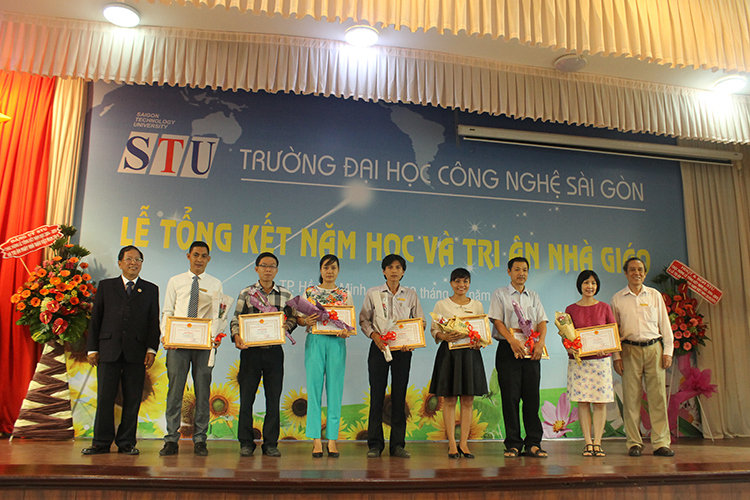 Lễ tổng kết năm học và tri ân nhà giáo nhân ngày 20-11