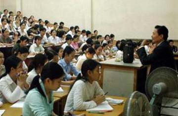 Lương thấp, SV giỏi không mặn mà làm giảng viên