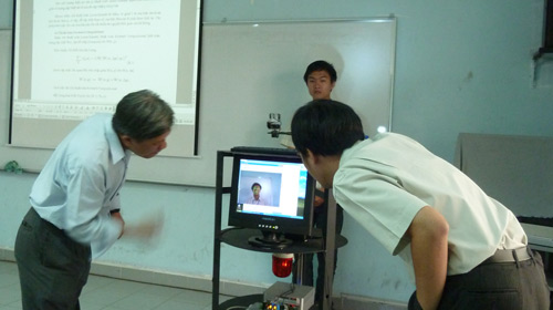 Ra mắt robot nhận dạng cảm xúc