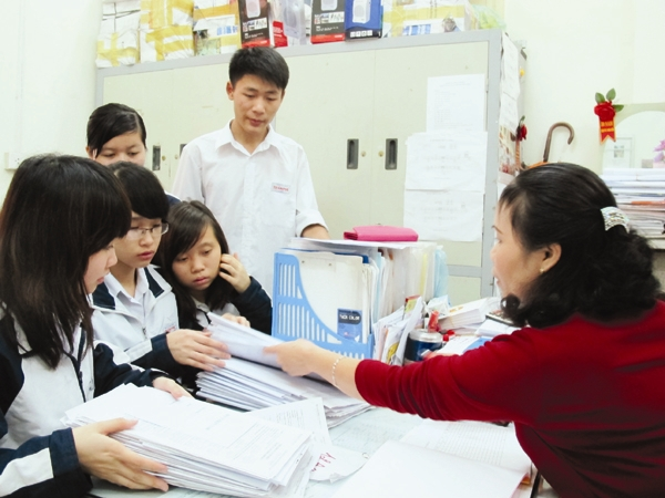 Tuyển sinh 2013: Lượng hồ sơ thi đại học tăng nhẹ Tuyển sinh 2013: Lượng hồ sơ thi đại học tăng nhẹ