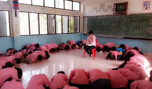 The touching story of a young Vietnamese woman teaching English in Thailand