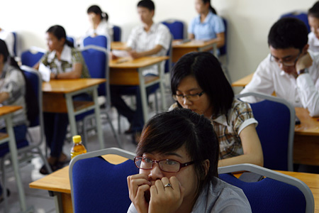 Tư vấn trực tuyến kỳ thi tốt nghiệp THPT quốc gia và tuyển sinh 2015