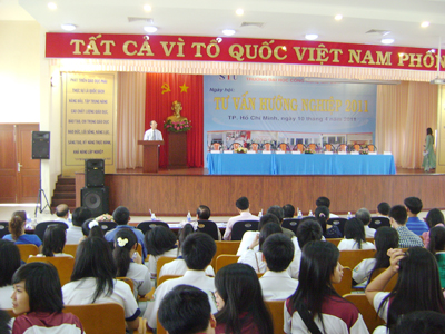 STU Tổ chức ngày hội Tư Vấn Hướng Nghiệp 2011 STU Tổ chức ngày hội Tư Vấn Hướng Nghiệp 2011