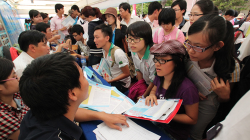 Thủ tướng yêu cầu không để sinh viên nào thôi học vì học phí