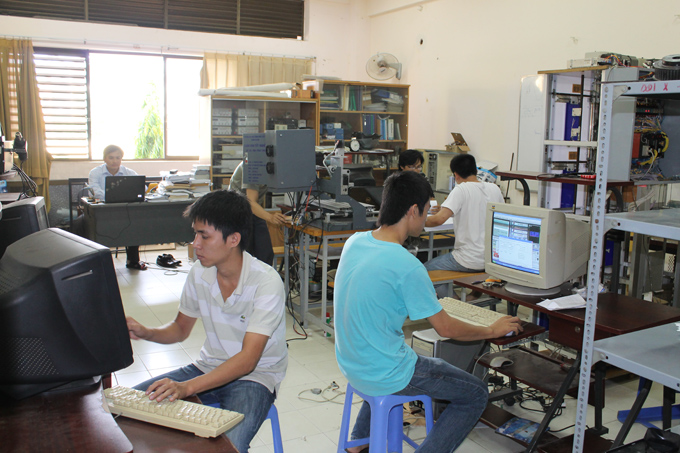 Điện tử - Viễn thông: Ngành học của sự đam mê và tính sáng tạo