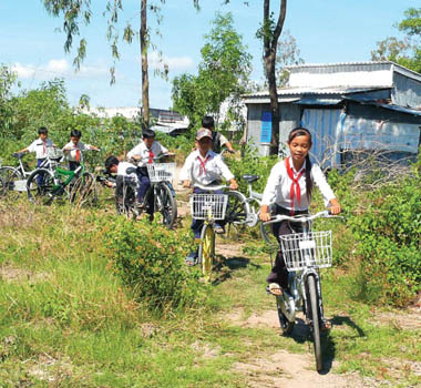 Những nữ sinh tuổi teen nhà nghèo học giỏi