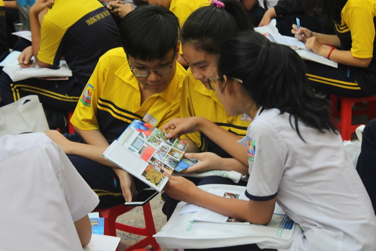 STU THAM GIA NGÀY HỘI TƯ VẤN HƯỚNG NGHIỆP, TƯ VẤN TUYỂN SINH ĐẠI HỌC, CAO ĐẲNG 2018 TẠI TRƯỜNG THPT BÙI THỊ XUÂN VÀ THPT NGUYỄN THỊ MINH KHAI