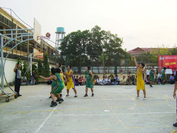 Sôi nổi giải bóng Rổ sinh viên các trường ĐH, CĐ tranh cúp STU mở rộng năm 2010