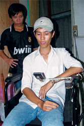 Những người trẻ mê khoa học: Thương em tật nguyền anh làm xe lăn thông minh Những người trẻ mê khoa học: Thương em tật nguyền anh làm xe lăn thông minh