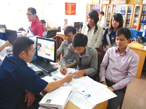 Lưu ý nộp hồ sơ đăng ký dự thi tại trường....