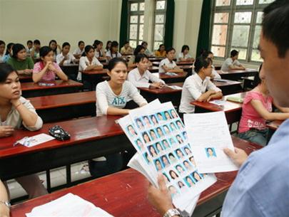 Trường muốn bỏ thi ĐH, tự chủ TS, Bộ muốn 
