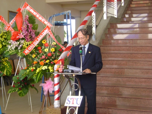 STU tổ chức lễ khai giảng và trao bằng tốt nghiệp vào ngày 20/11/2010