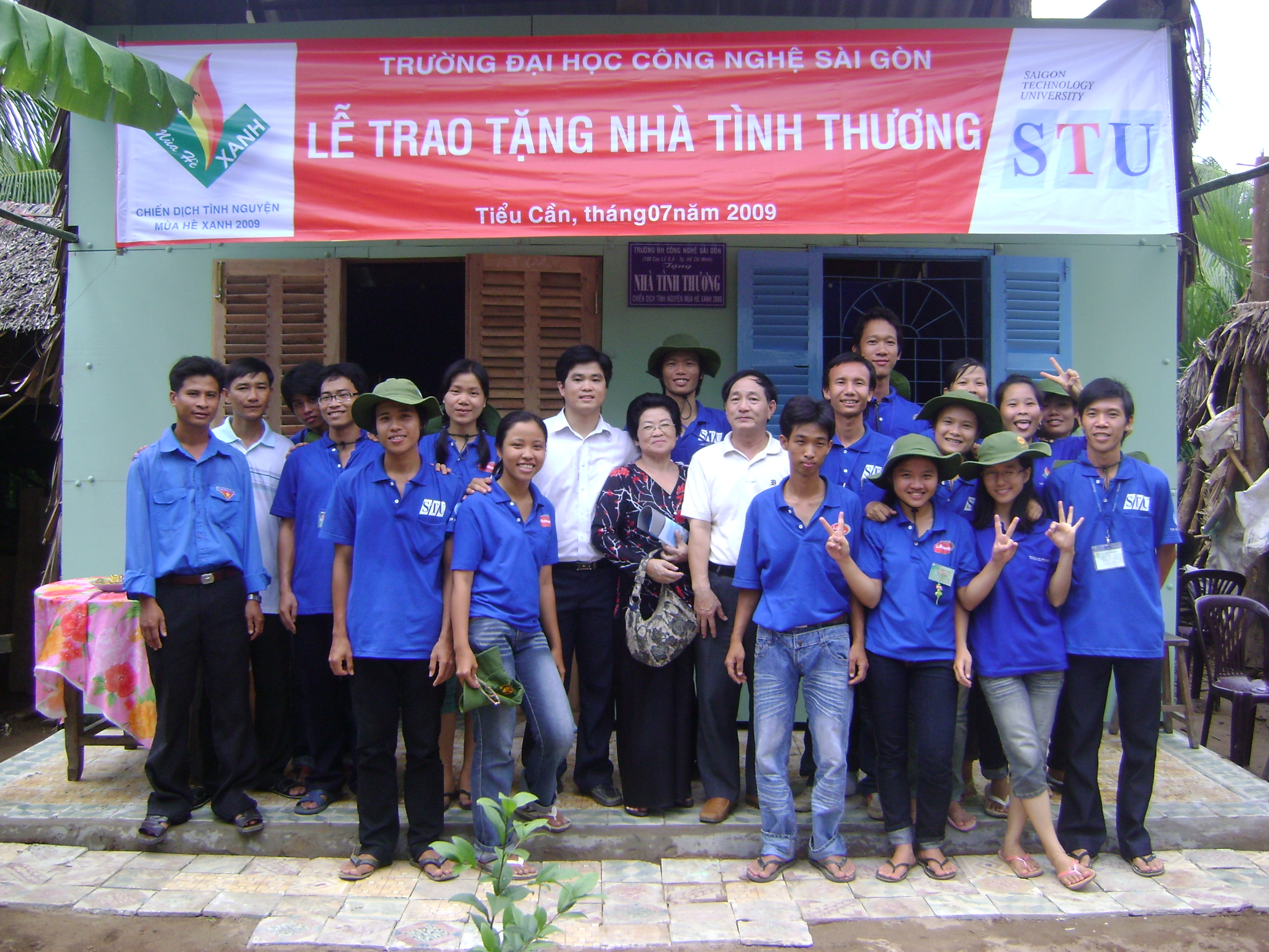 Đại học Công Nghệ Sài Gòn: Trao tặng 4 căn nhà tình thương tại Trà Vinh