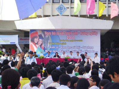 STU tham gia chương trình tư vấn mùa thi 2011 tại TP. Cần Thơ