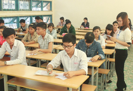 571,000 students sit tertiary entrance exams