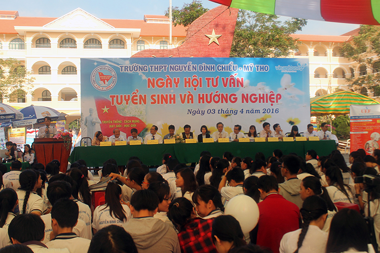 STU tham gia tư vấn hướng nghiệp & tuyển sinh tại trường THPT Nguyễn Đình Chiểu – TP. Mỹ Tho – Tiền Giang