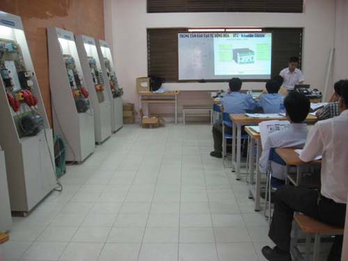 TRANG THIẾT BỊ  PTN  ĐIỆN