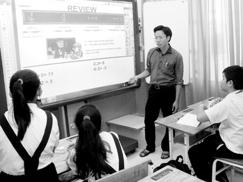 Vietnam kicks off pilot program on teaching science subjects in English Vietnam kicks off pilot program on teaching science subjects in English