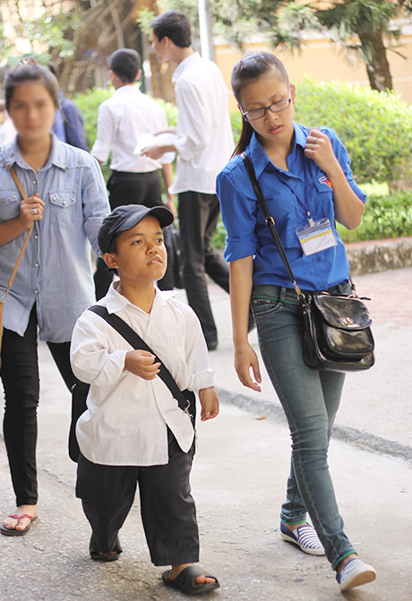 Khâm phục những sĩ tử giàu nghị lực Khâm phục những sĩ tử giàu nghị lực