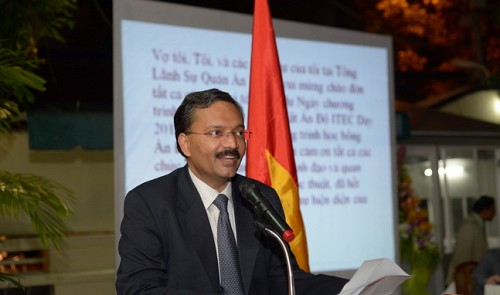 Indian undergraduate, graduate scholarships open to Vietnamese