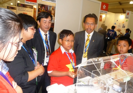 Cậu bé 12 tuổi mê lập trình