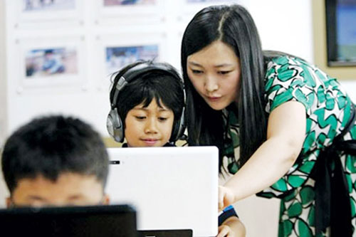 Big guys nurture the ambition of digitalizing textbooks