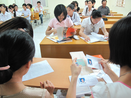 Tỷ lệ “chọi” ngành Tài chính ngân hàng, kỹ thuật giảm! Tỷ lệ “chọi” ngành Tài chính ngân hàng, kỹ thuật giảm!