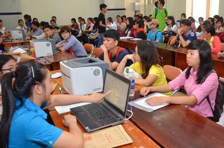 Teachers struggle to find job in HCM City