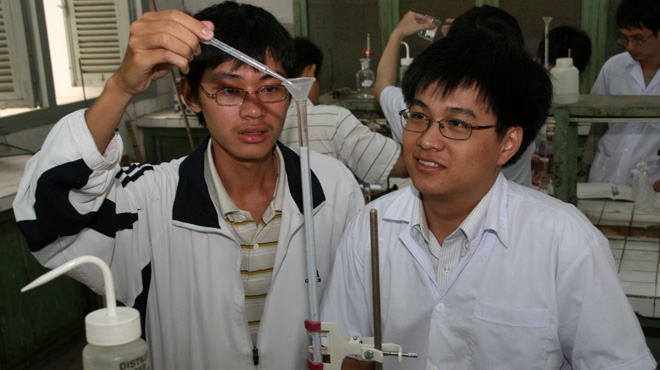 Cần một nền giáo dục khai sáng