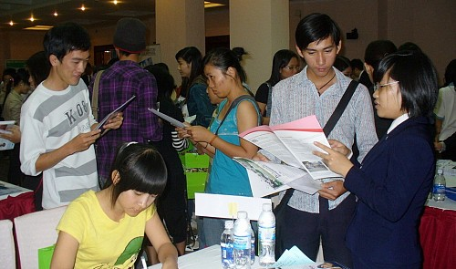 Full scholarships for Vietnamese to study at Singapore universities Full scholarships for Vietnamese to study at Singapore universities