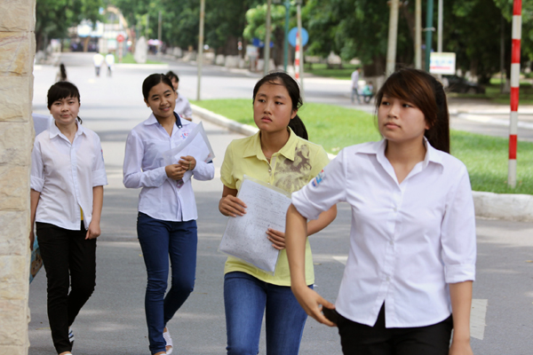 Sáng nay (10/7), thí sinh dự thi các môn Văn khối C và D, Hóa khối B
