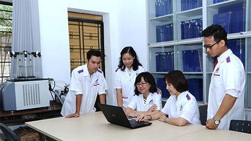 Phòng thí nghiệm Nghiên cứu và Phát triển sản phẩm (Food Research and Development Laboratory)