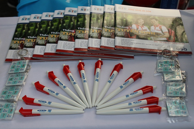 STU tham gia Ngày hội Tư vấn hướng nghiệp, tư vấn tuyển sinh Đại học, Cao đẳng 2017 tại trường THPT Hùng Vương