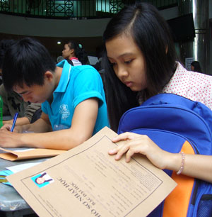 Thí sinh lo “chọi”, trường lo “ảo”