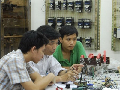 Universities told to consult with businesses to design training curricula