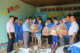 TS. Trương Quang Mùi thăm chiến sĩ tình nguyện Mùa Hè Xanh tại mặt trận Cần Giờ