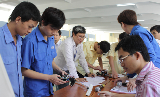 Học trường nghề chế tạo sản phẩm công nghệ cao