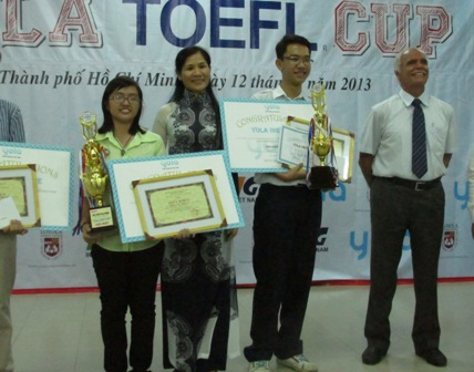 Nữ sinh giỏi tiếng Anh giành học bổng 120 triệu đồng