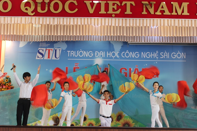 STU long trọng tổ chức Lễ Khai giảng năm học 2015 – 2016