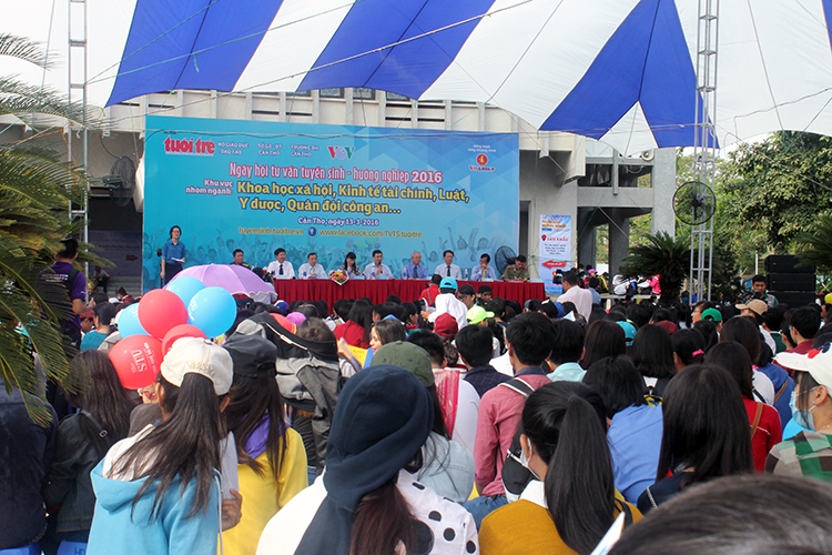 STU tham dự ngày hội tư vấn hướng nghiệp và tuyển sinh do Báo Tuổi trẻ tổ chức