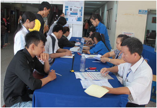 “Cửa” vào trường ĐH công lập quá “hẹp” “Cửa” vào trường ĐH công lập quá “hẹp”