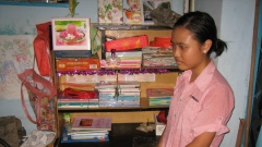 Student sells own hair to pay tuition