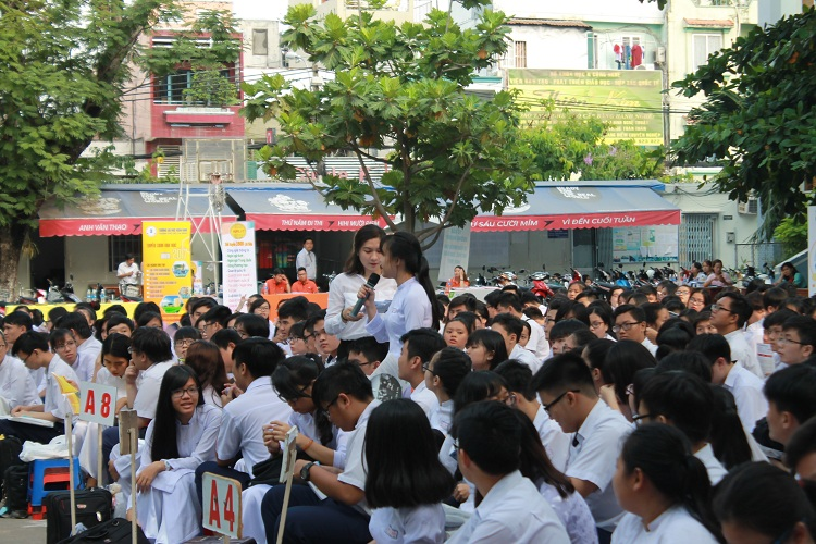 STU tham gia Ngày hội Tư vấn hướng nghiệp, tư vấn tuyển sinh Đại học, Cao đẳng 2017 tại trường THP Nguyễn Trãi