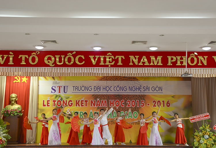 Lễ Tổng kết năm học 2015 - 2016 và Tri ân nhà giáo