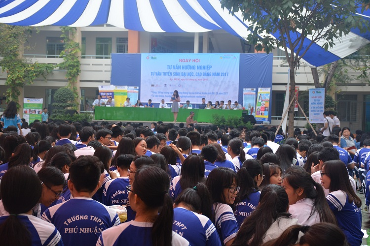 STU tham gia Ngày hội Tư vấn hướng nghiệp, tư vấn tuyển sinh Đại học, Cao đẳng 2017 tại trường THPT Phú Nhuận