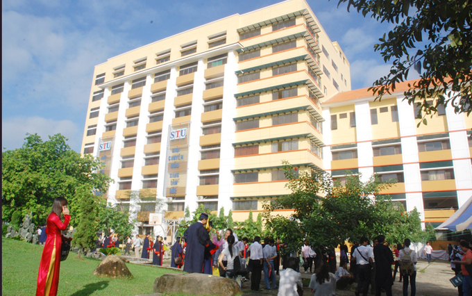 Tuyển sinh chính quy đào tạo liên thông đại học khóa 8 (2012 - 2014)