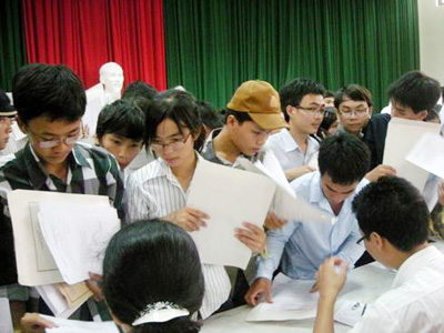 Poor students can delay paying tuition