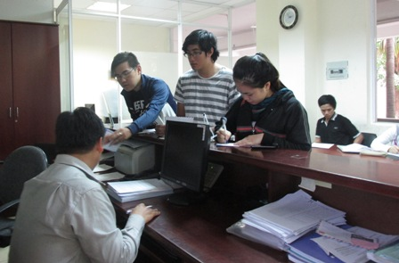 Hồ sơ đăng ký dự thi ĐH, CĐ giảm mạnh