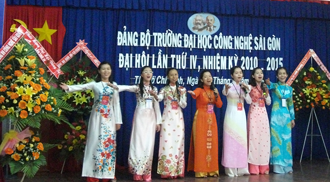 Liên hoan văn nghệ với chủ đề “Cánh Diều Hy Vọng” Liên hoan văn nghệ với chủ đề “Cánh Diều Hy Vọng”